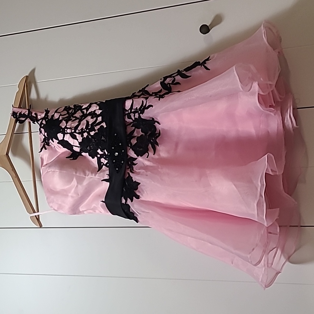 Prom's sattin lace dress